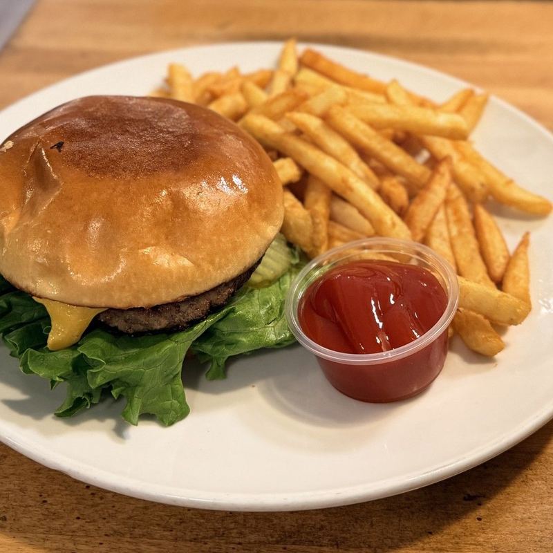 Cheeseburger as served at Sunview Cafe Anna