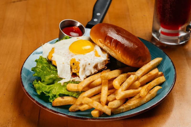 Sunview Burger as served at Sunview Cafe Anna